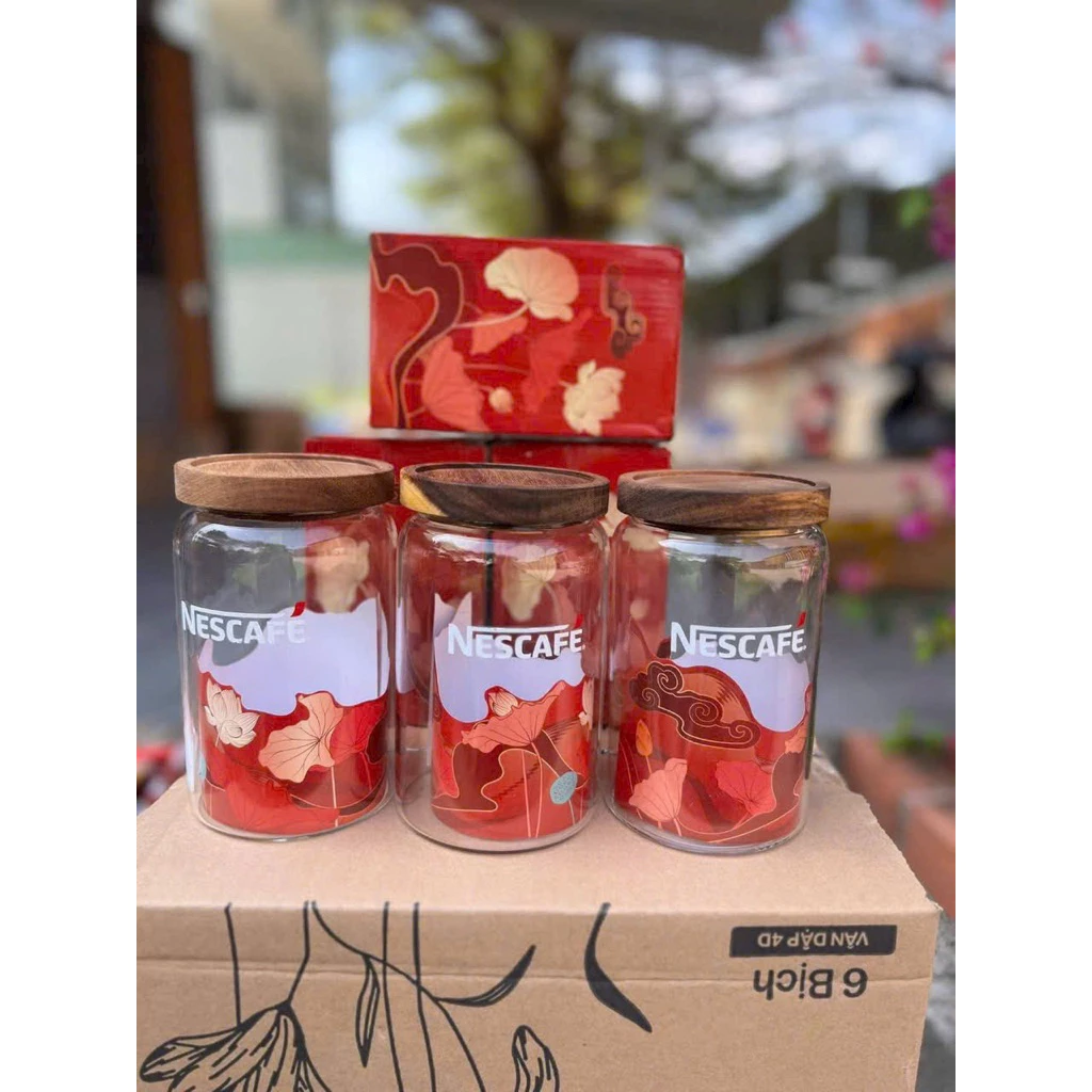 Combo 3 Lọ Thủy Tinh 760ml Nắp Gỗ – Quà Tặng Nescafe Sang Trọng, Tiện Dụng Cho Mọi Gia Đình Combo 3 Lọ Thủy Tinh 760ml Nắp Gỗ – Quà Tặng Nescafe Sang Trọng, Tiện Dụng Cho Mọi Gia Đình